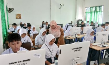 Simulasi Tes Kemampuan Akademik (TKA) bagi Siswa Kelas XII UPTD SMAN 1 Mamuju