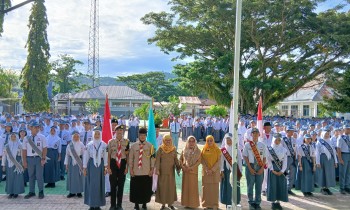 Serah Terima Jabatan Pengurus MPK/OSIS Periode 2025–2026 Digelar dalam Upacara Bendera