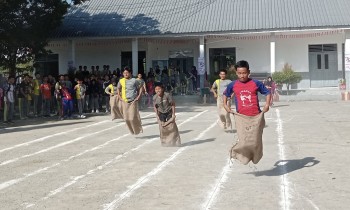 UPTD SMAN 1 Mamuju Sambut HUT ke-79 RI Dengan Lomba Olahraga Tradisional