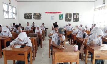 UPTD SMA Negeri 1 Mamuju Terapkan Ujian Akhir Semester Berbasis Teknologi