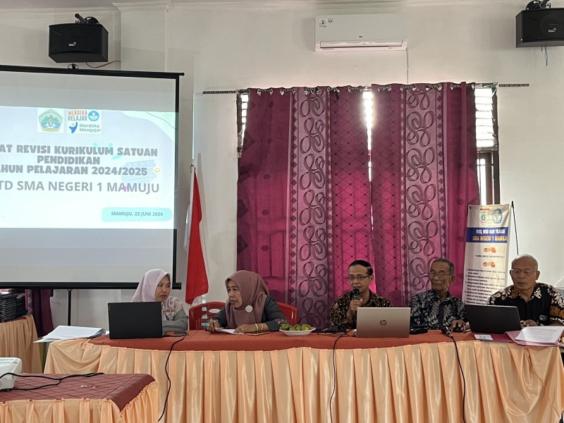 Penyusunan Kurikulum Satuan Pendidikan  SMAN 1 Mamuju