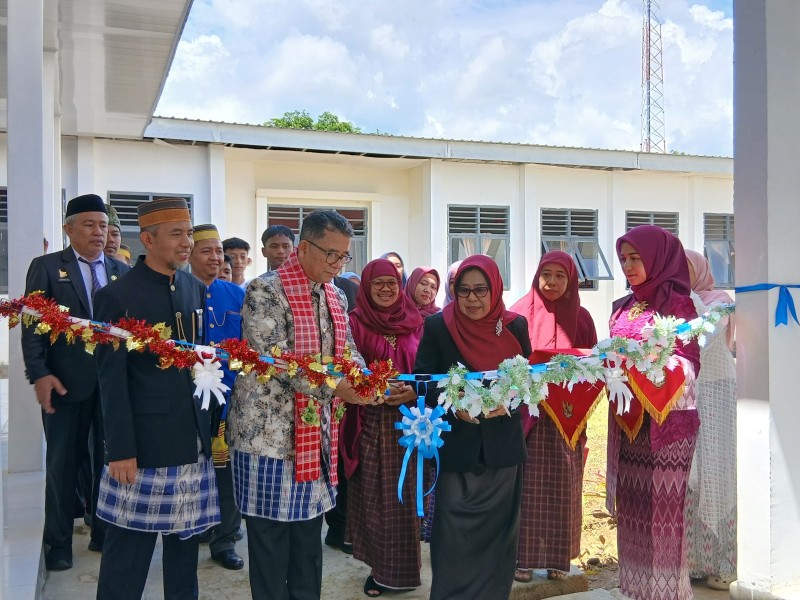 UPTD SMAN 1 Mamuju Terima Kunjungan Perwakilan Dirjen Kemendikdasmen, Resmikan Gedung Kelas Baru