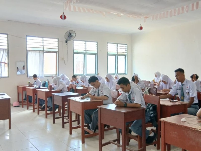 UPTD SMAN 1 Mamuju Laksanakan Penilaian Akhir Tahun bagi Siswa Kelas X dan XI