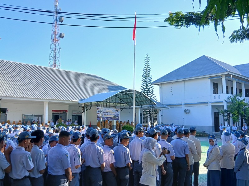 UPTD SMAN 1 Mamuju Sambut Peserta Didik Baru melalui Pembukaan MPLS Ramah 2026/2027